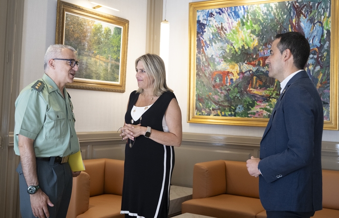 Marta Barrachina rep al Coronel Cap de la Comandància de la Guàrdia Civil, Alfonso Martín Fernández