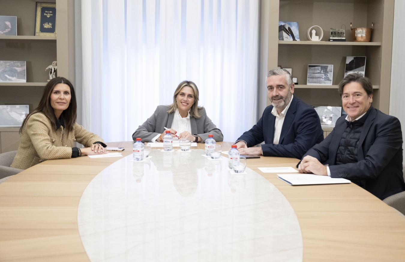 Marta Barrachina traslada al Consell la necesidad de revertir la exclusión financiera provocada por el Gobierno de España y aunar esfuerzos para asegurar cajeros automáticos en el interior