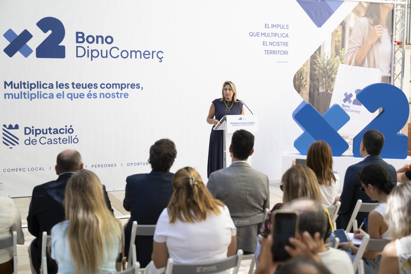 La Diputación de Castellón incentiva el consumo local y generará 4 millones de euros en la economía de la provincia a través del Bono DipuComerç