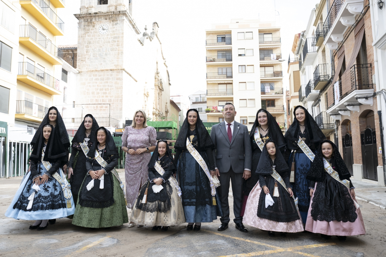 Marta Barrachina acompaña a los vecinos y vecinas de Lucena del Cid en la festividad de San Miguel Arcángel
